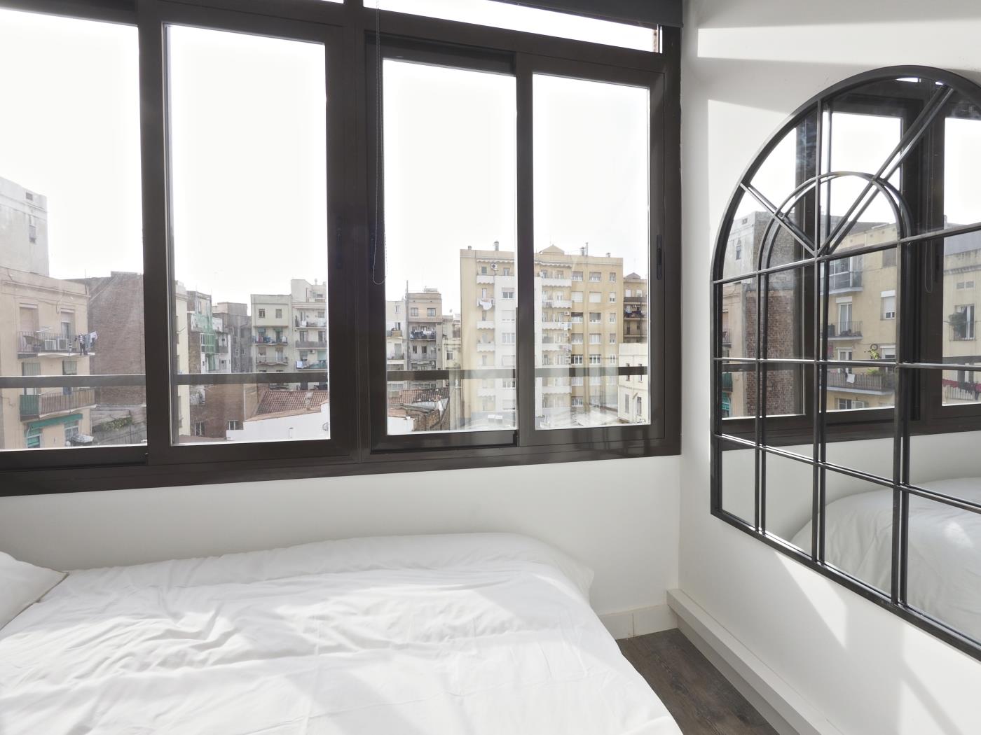 Loft near Montjuic/ Plaza España with balcony for 4 - My Space Barcelona Apartments