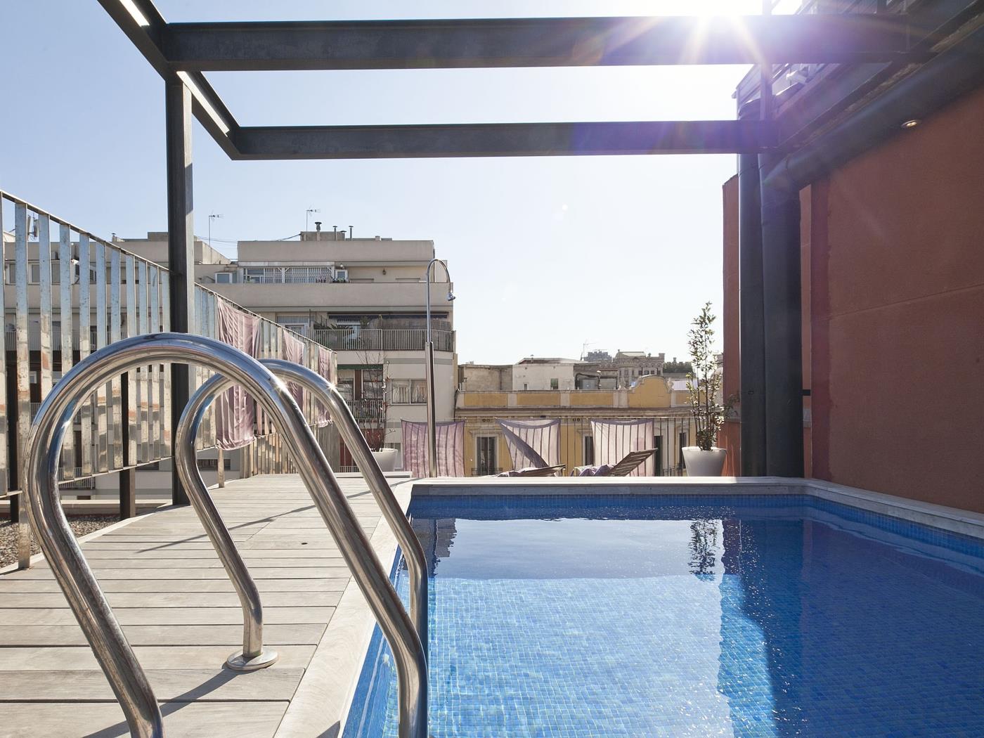 Rooftop Pool Apartment in Barcelona Center for 8 - My Space Barcelona Apartments