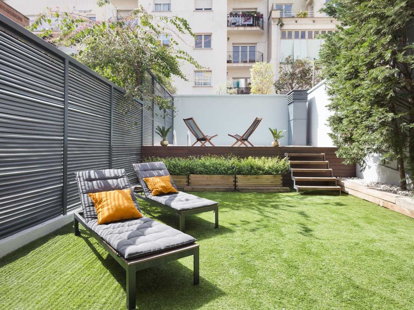 Modern Duplex with Private Garden and Swimming Pool for 10 - My Space Barcelona Apartments