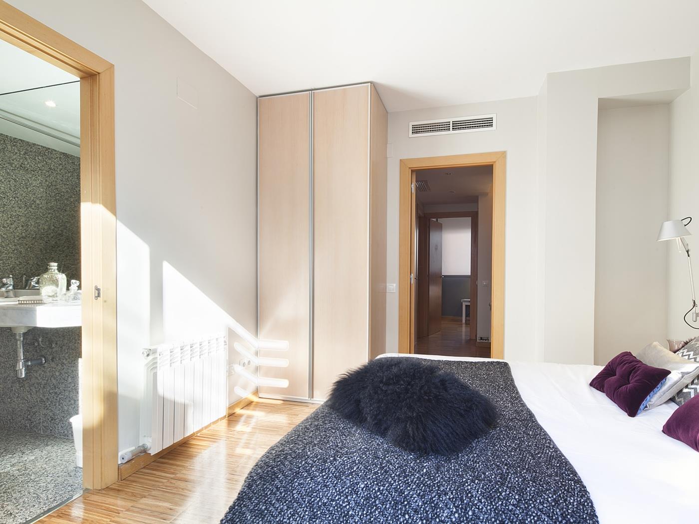 Attic with Private Terrace in City Center and access to swimming pool for 6 - My Space Barcelona Apartments