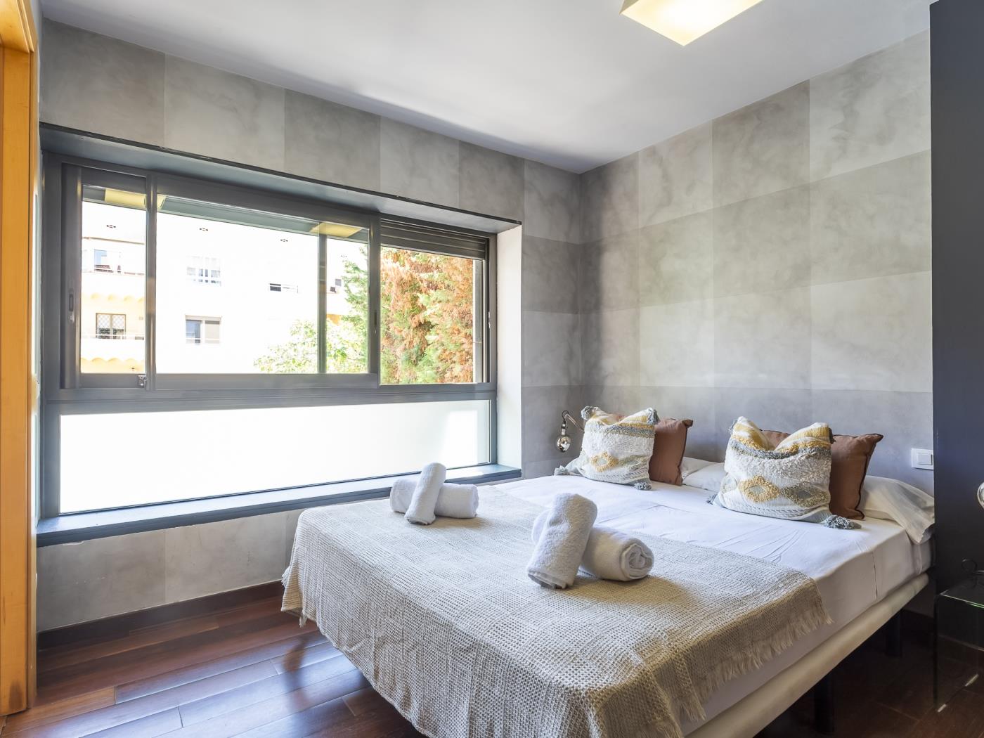 My Space Barcelona Apartment with Terrace and Pool near Park Güell for 8 - My Space Barcelona Apartments