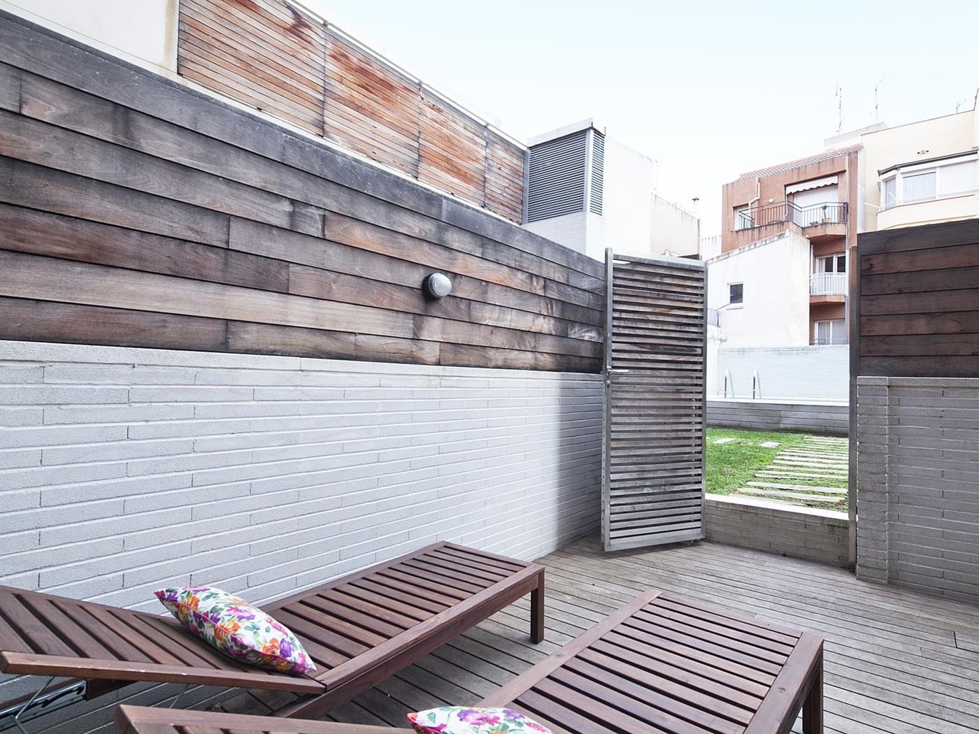 Apartment with Terrace and Pool near Park Güell for 8 - My Space Barcelona Apartments