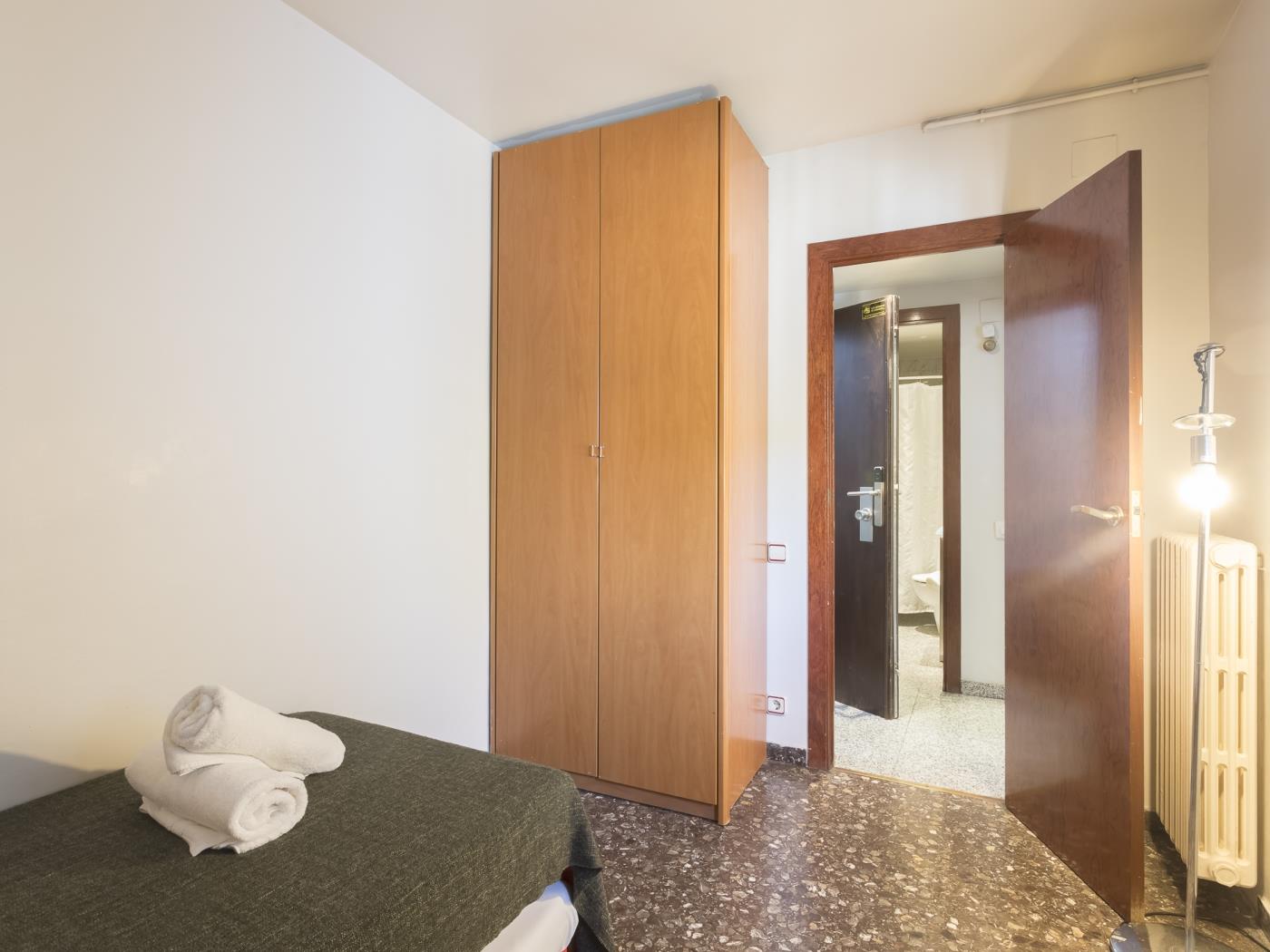 My Space Barcelona Spacious classic Bonanova Apartment with terrace for 8 - My Space Barcelona Apartments
