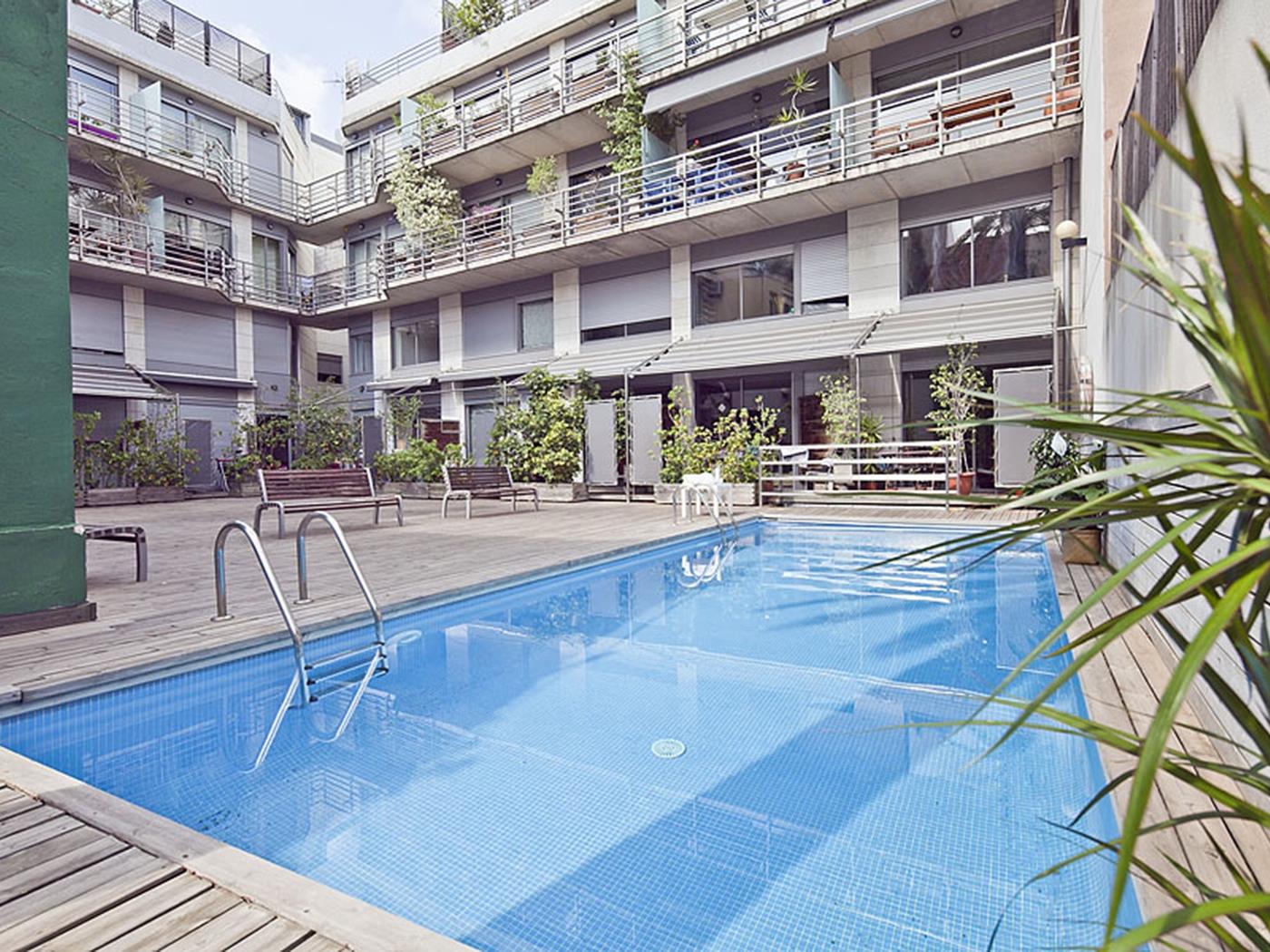 Rental accommodation for students in Barcelona with terrace and swimming pool - My Space Barcelona Apartments