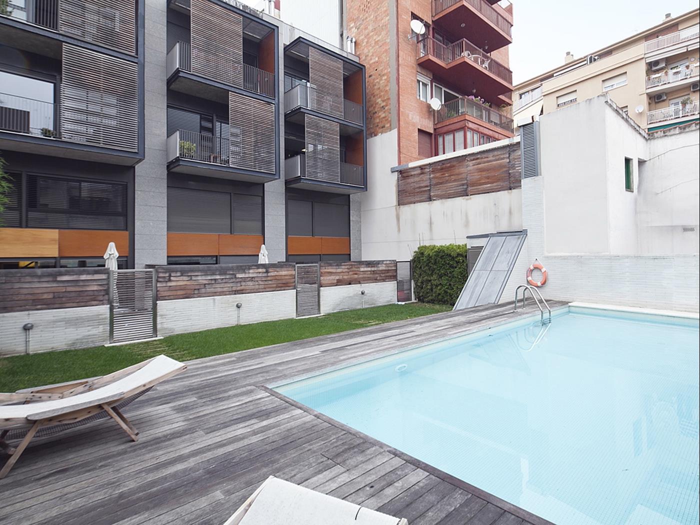 Barcelona Garden Pool with Terrace in the Center for 8 - My Space barcelona Apartments