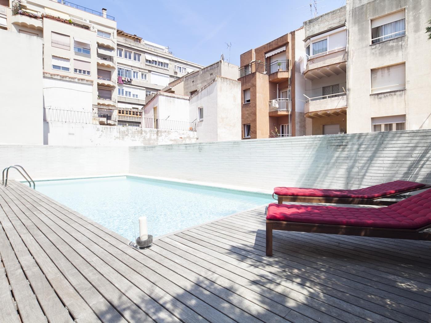 Barcelona Garden Pool with Terrace in the Center for 8 - My Space barcelona Apartments