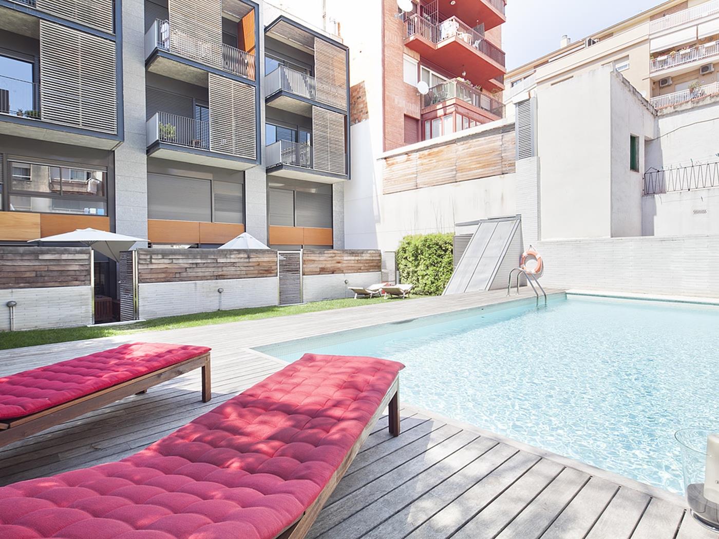 Barcelona Garden Pool with Terrace in the Center for 8 - My Space barcelona Apartments