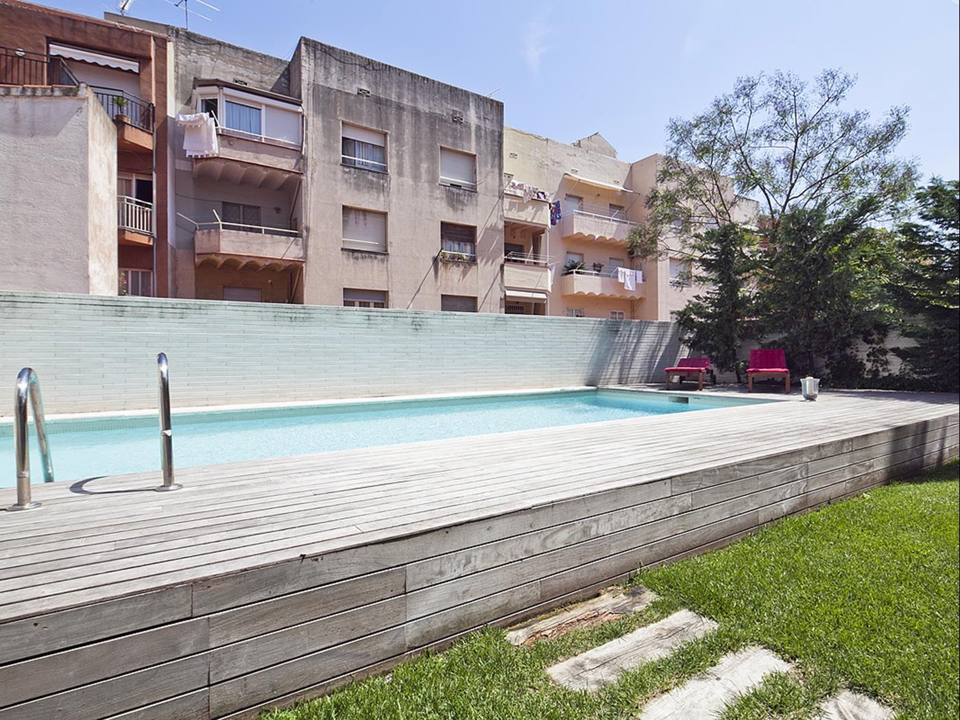 Barcelona Garden Pool with Terrace in the Center for 8 - My Space barcelona Apartments