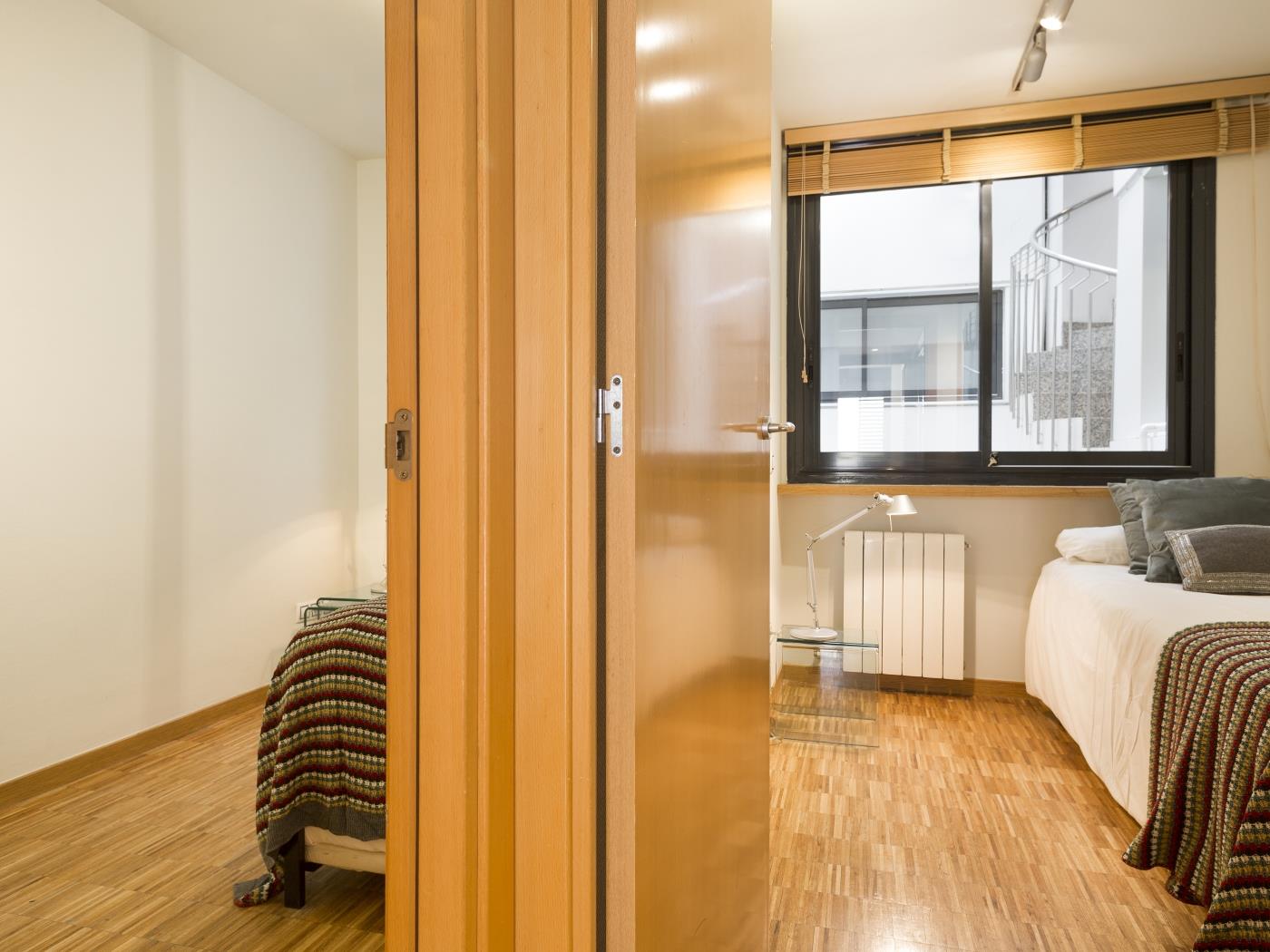 Sant Gervasi Apartment with balcony in the City Center for 6 - My Space barcelona Apartments
