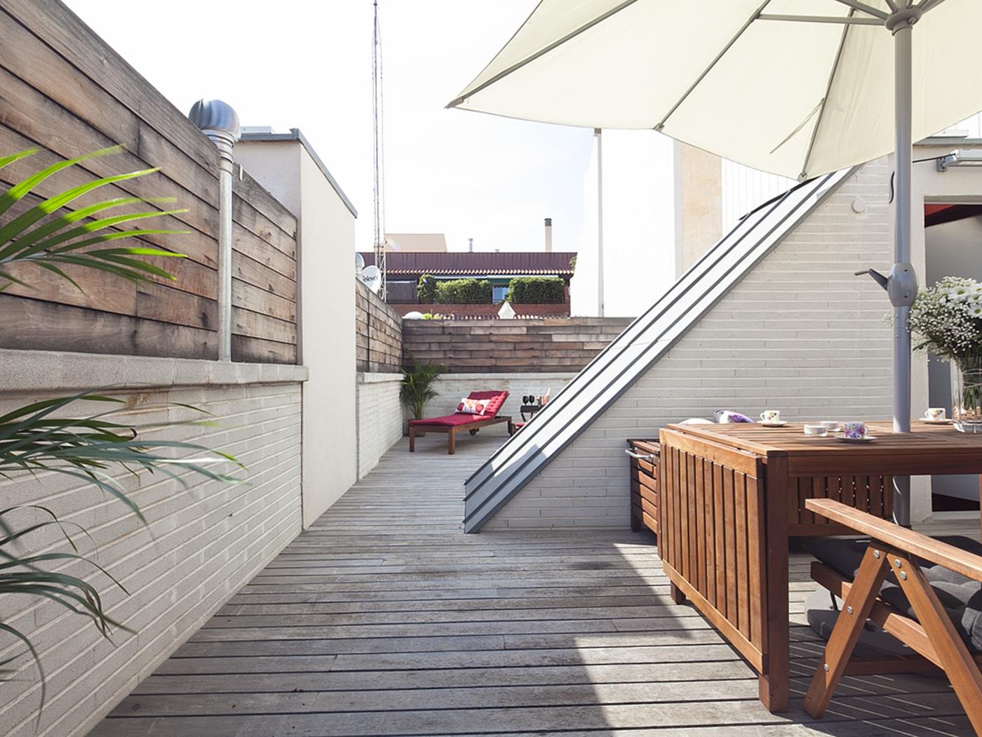 Attic with pool and private Terrace in the Center for 8 - My Space Barcelona Apartments