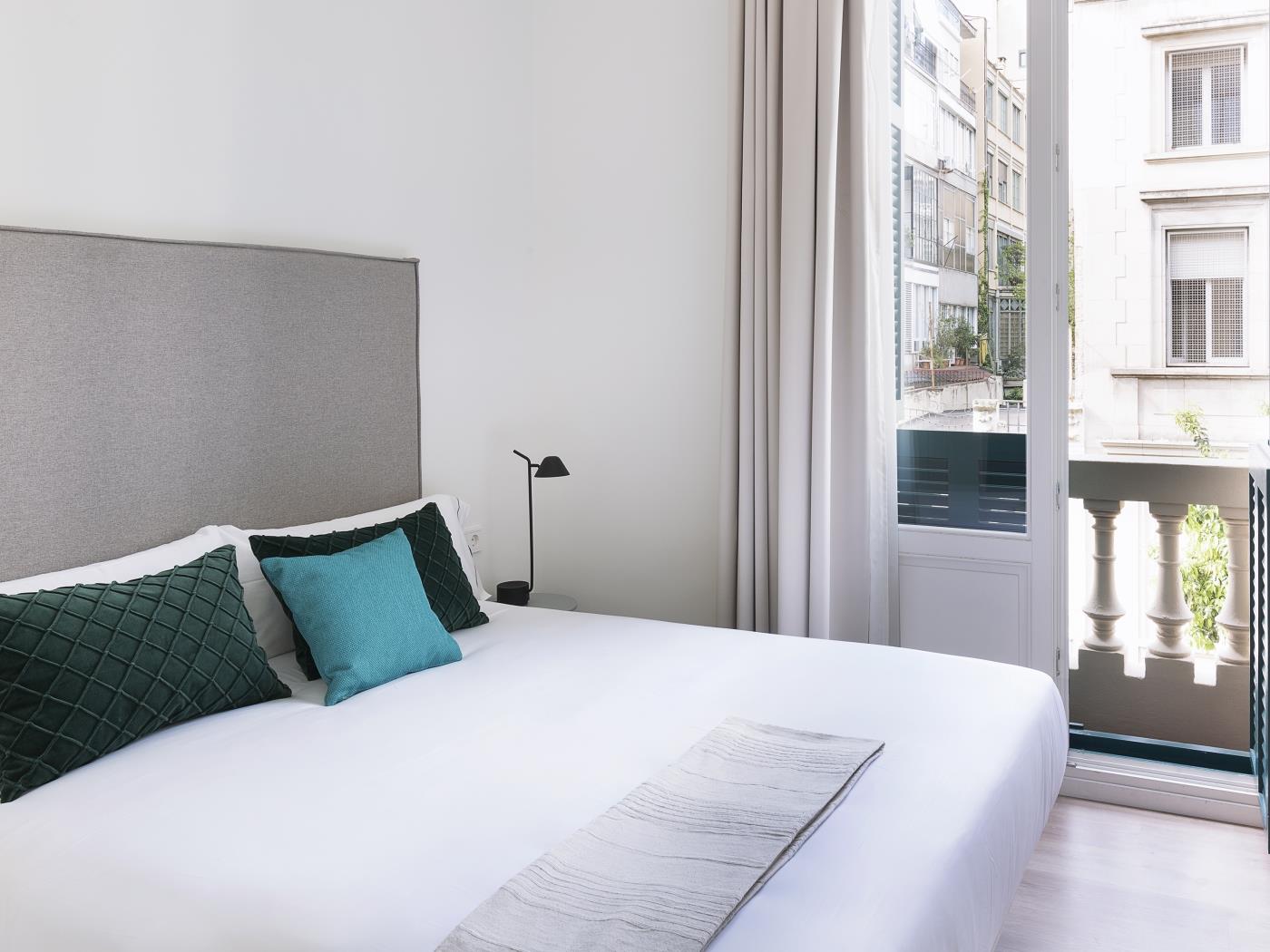 Elegant apartment with private terrace in the city centre for monthly rentals - My Space Barcelona Apartments
