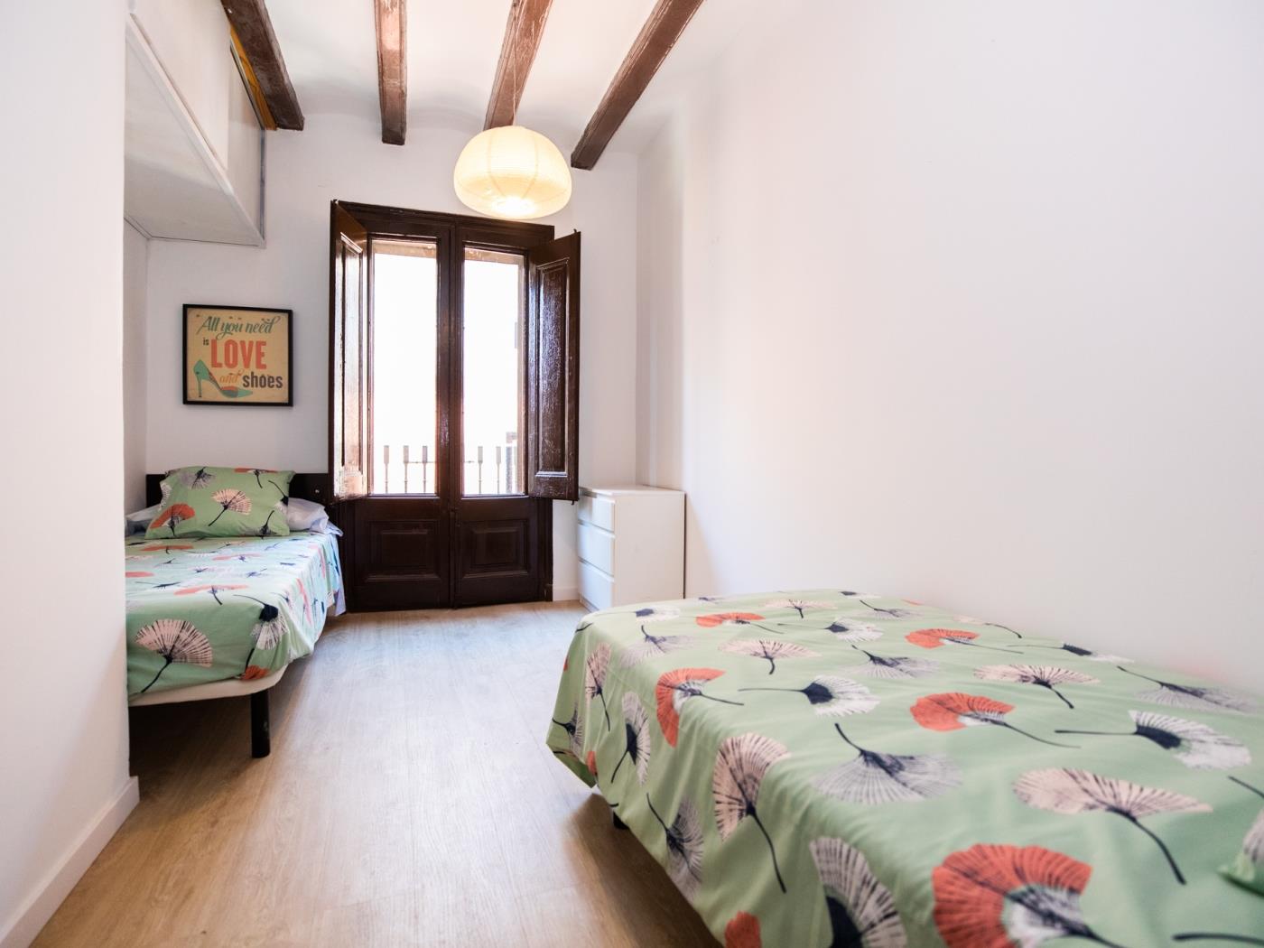 Charming apartment in the heart of Barcelona, in the Gothic Quarter for 4 - My Space Barcelona Apartments