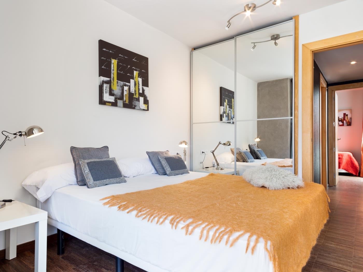 Executive Apartment with terrace and balcony in Sarrià – Sant Gervasi for 4 - My Space Barcelona Apartments