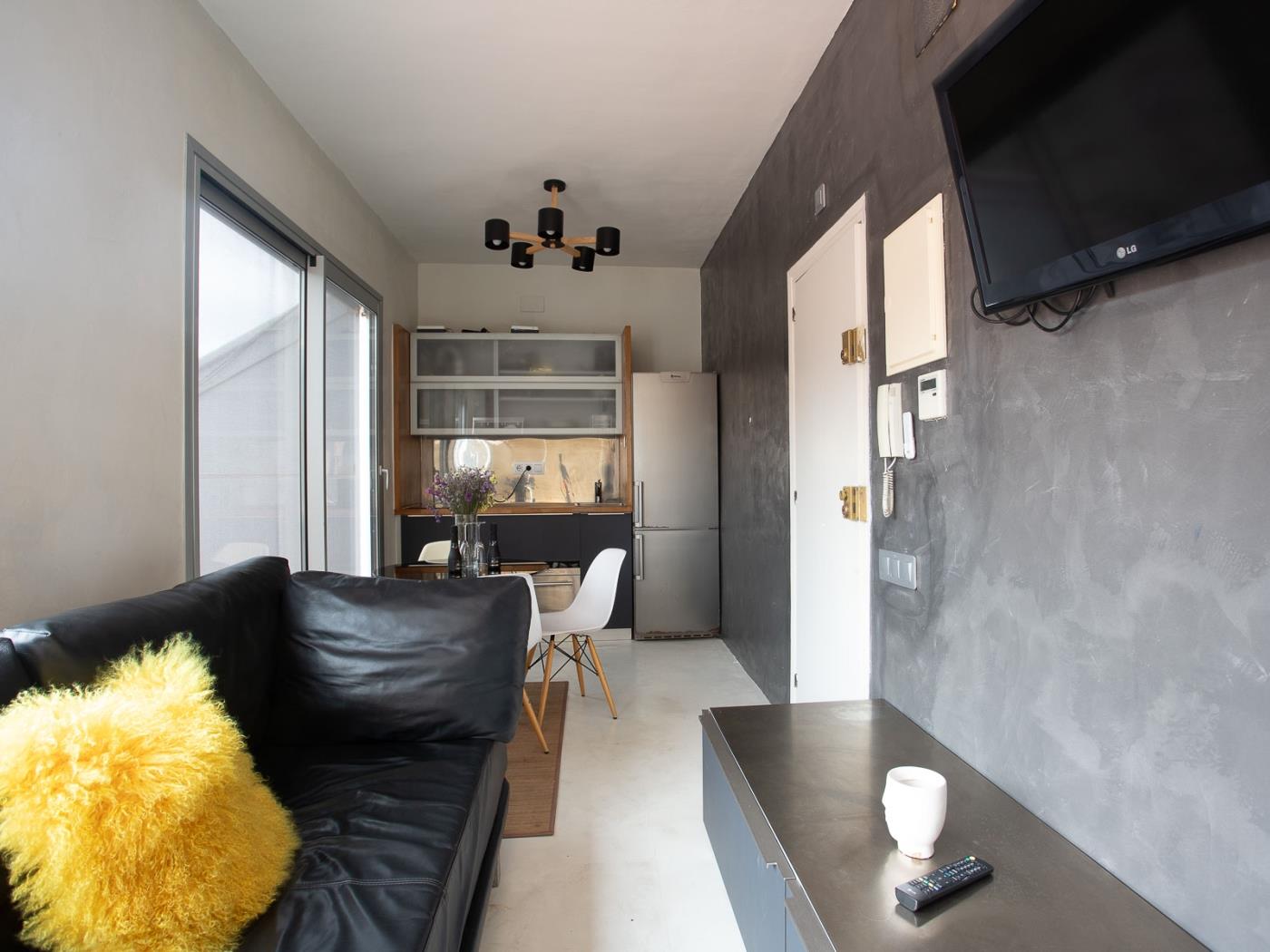 Bright just renovated attic apartment with two private terraces for 4 - My Space Barcelona Apartments