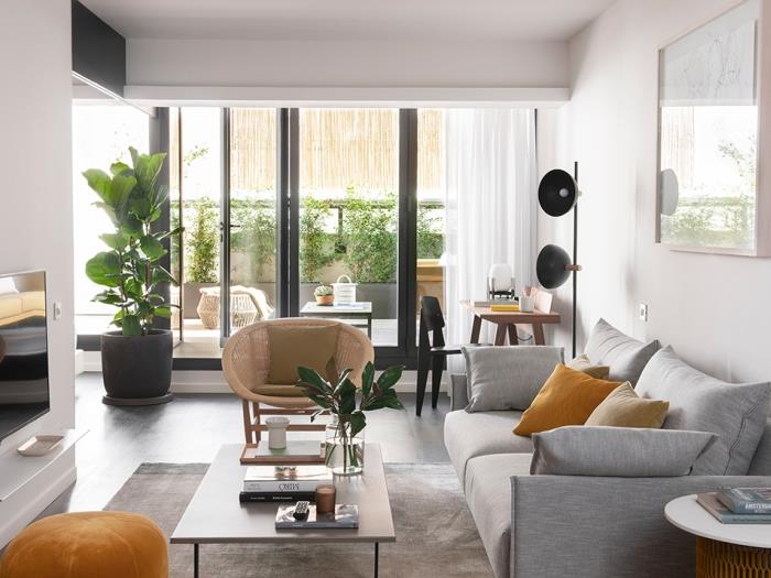 Spacious flat with private terrace in the heart of Eixample by months - My Space Barcelona Apartments