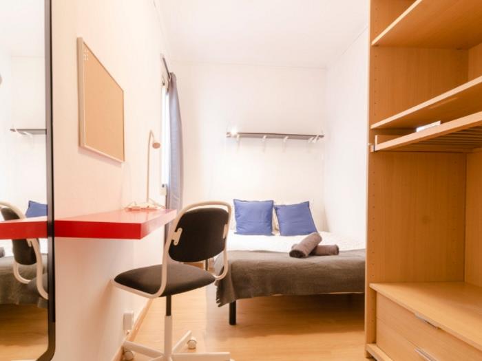 Cozy double room in Hospitalet - My Space Barcelona Apartments