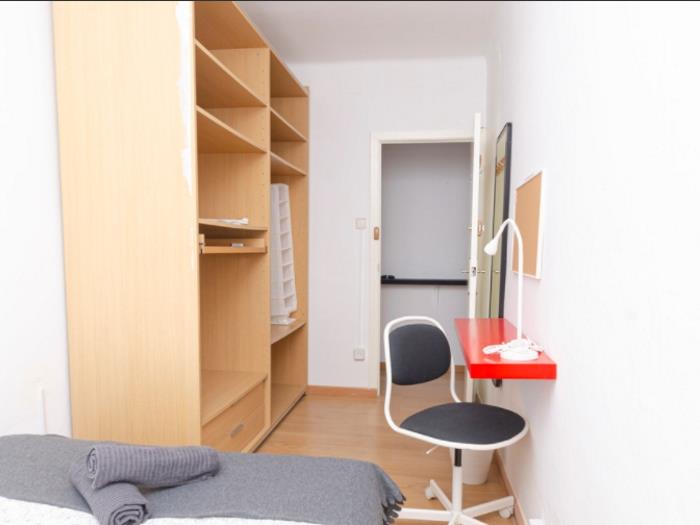 Cozy double room in Hospitalet - My Space Barcelona Apartments
