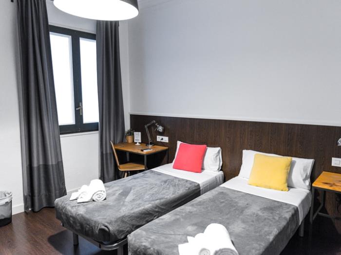Fully equipped private flat for 10 people in Eixample - My Space Barcelona Apartments