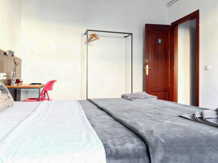 Fully equipped private flat for 14 people in Eixample - My Space Barcelona Apartments