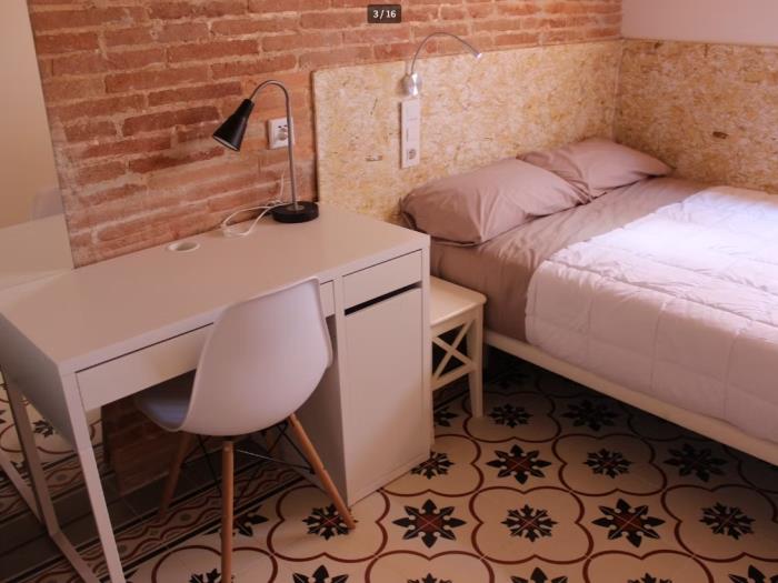 Room with shared bathroom near Plaza Real - My Space Barcelona Apartments