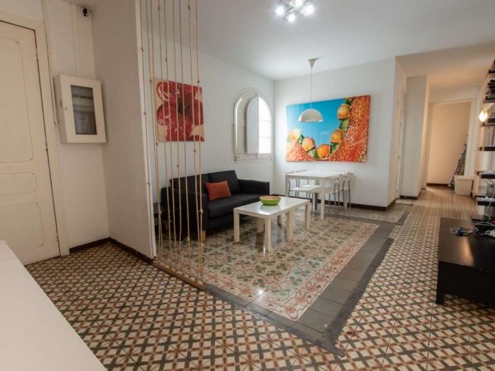 Spacious and bright room in the neighborhood of Gracia - My Space Barcelona Apartments