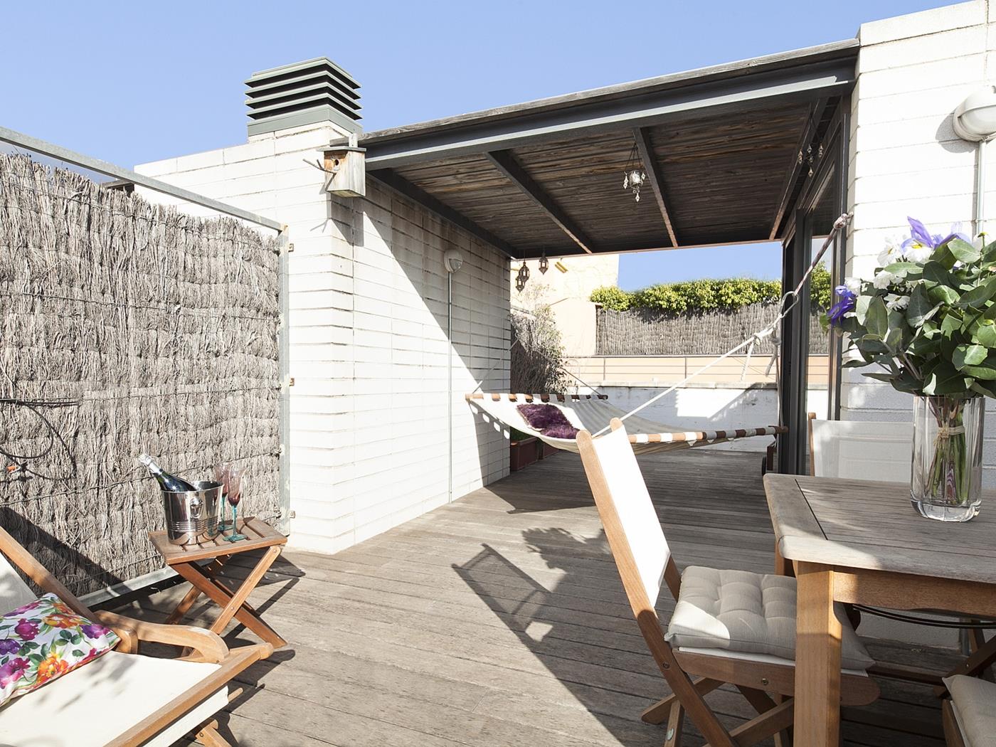 Group of 3 apartments for up to 18 people with private terrace - My Space Barcelona Apartments