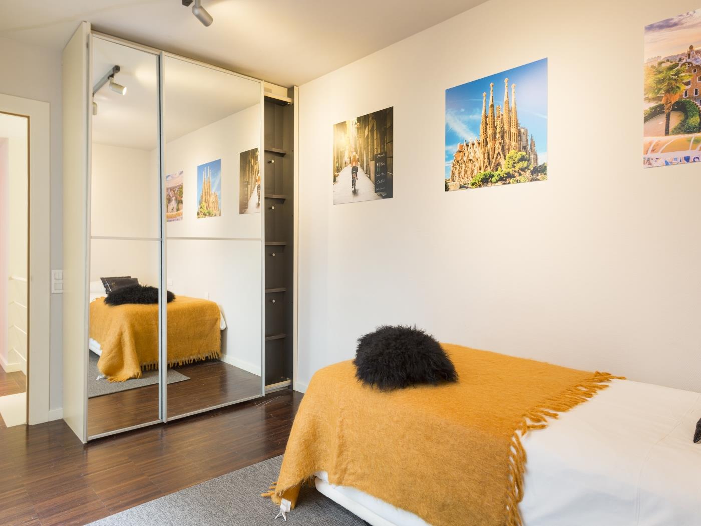 Group of 2 duplexes for up to 20 persons with private pool and garden - My Space Barcelona Apartments