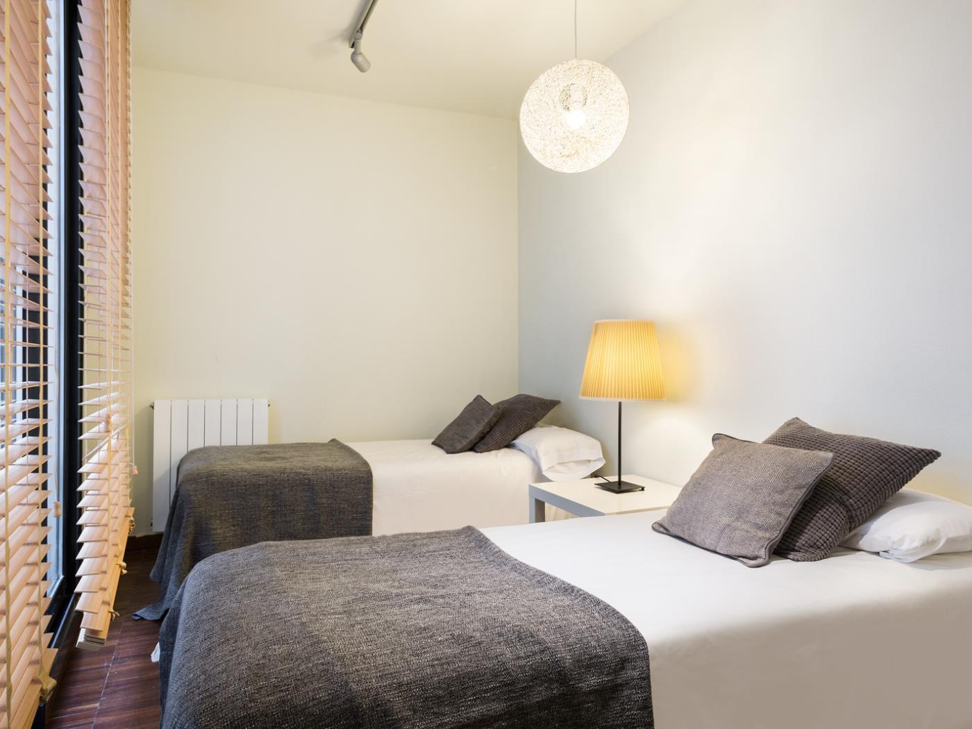 Group of 2 duplexes for up to 20 persons with private pool and garden - My Space Barcelona Apartments