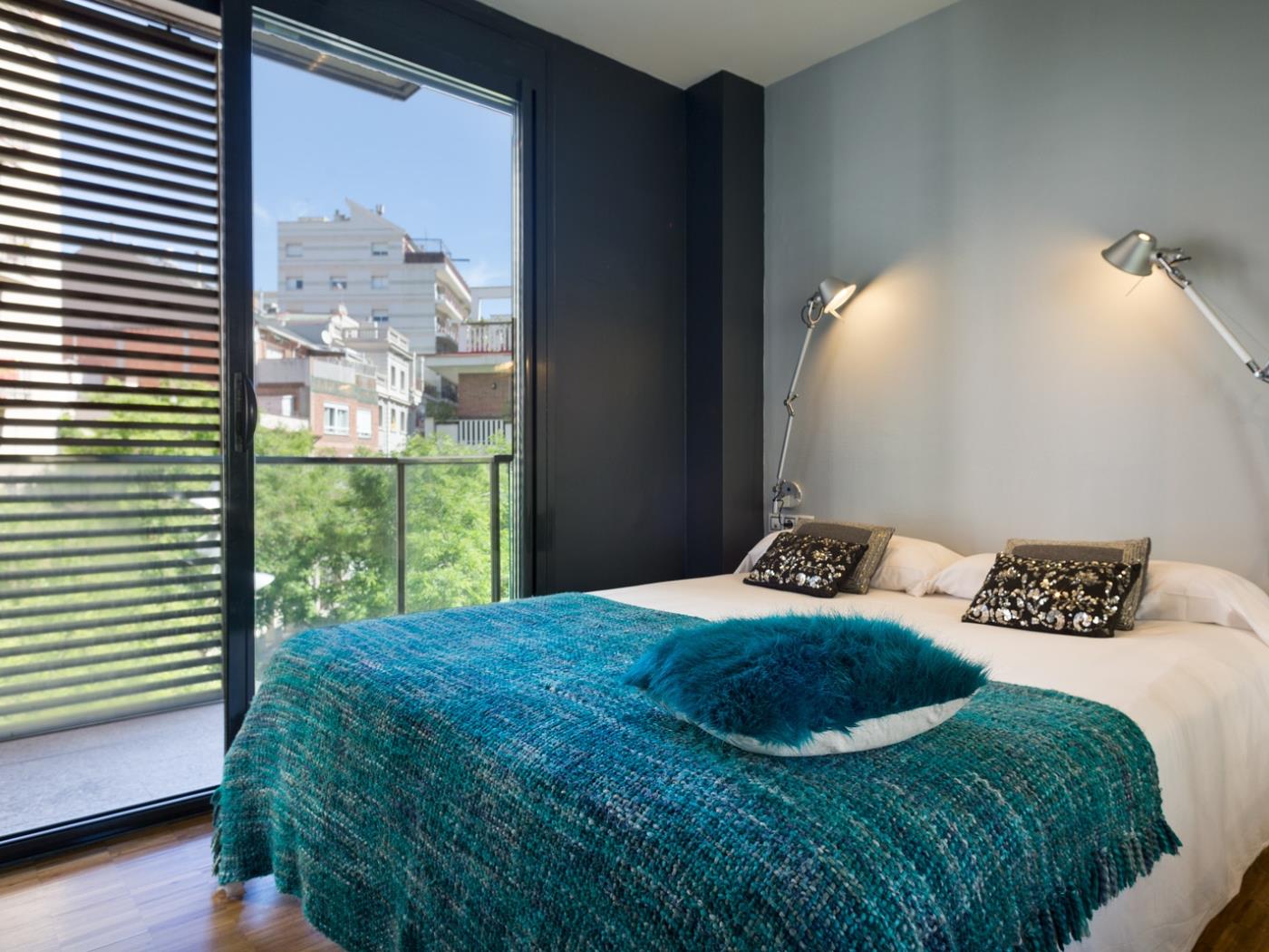 6 apartments in Barcelona city centre for up to 36 pax with small terrace each - My Space Barcelona Apartments