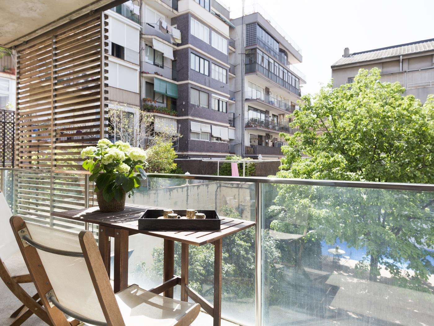 6 apartments in Barcelona city centre for up to 36 pax with small terrace each - My Space Barcelona Apartments