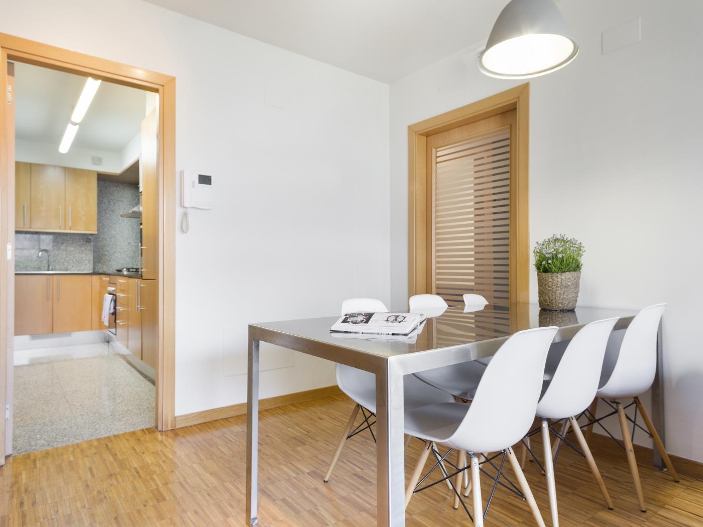 6 apartments in Barcelona city centre for up to 36 pax with small terrace each - My Space Barcelona Apartments