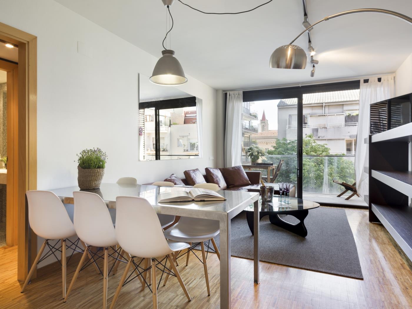 6 apartments in Barcelona city centre for up to 36 pax with small terrace each - My Space Barcelona Apartments