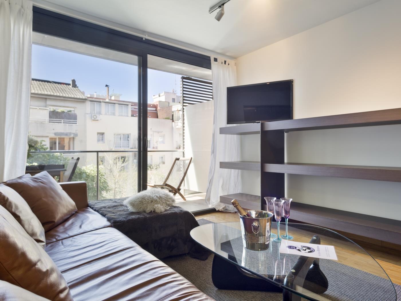 6 apartments in Barcelona city centre for up to 36 pax with small terrace each - My Space Barcelona Apartments