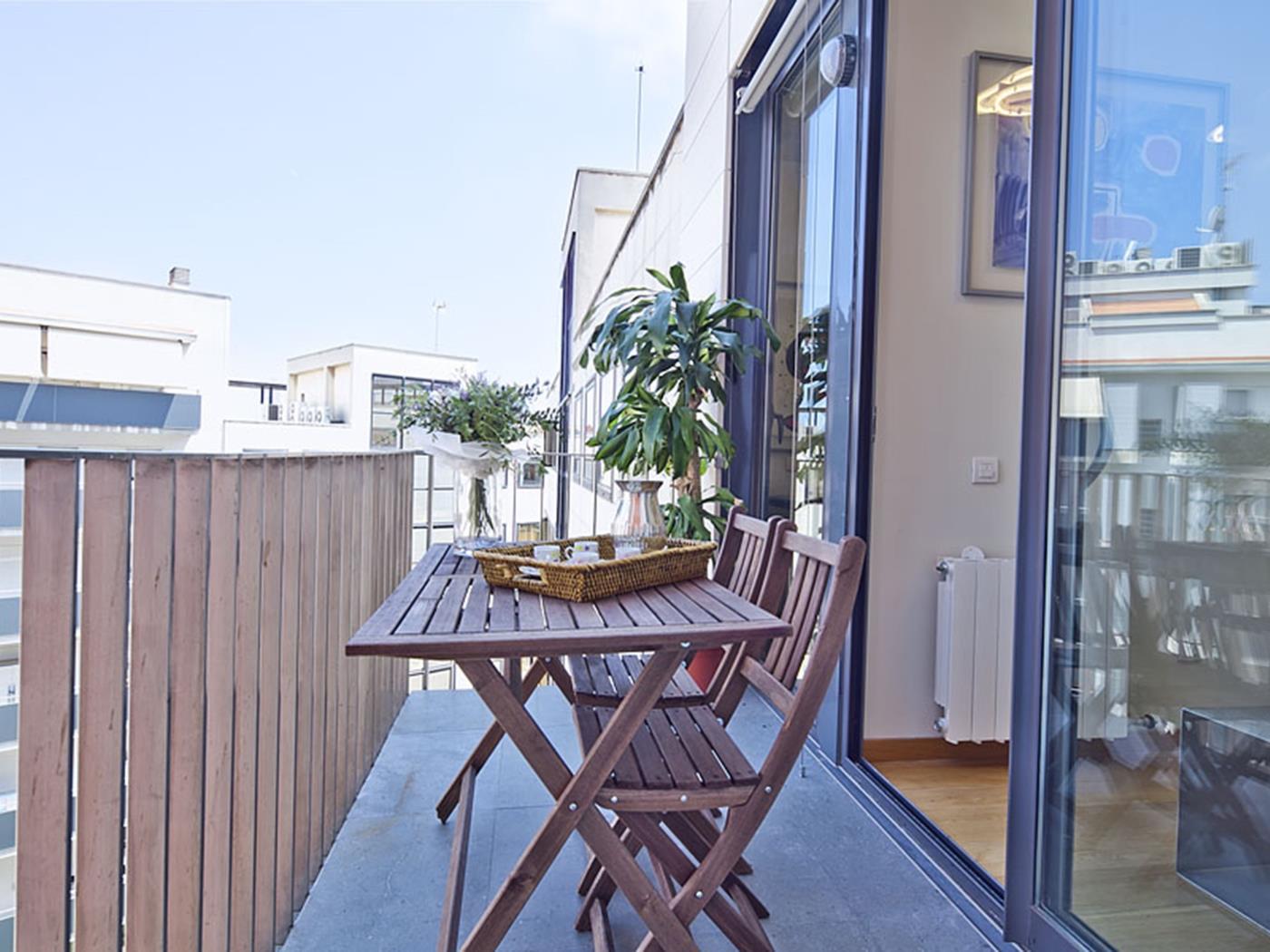 6 apartments with terrace & pool for up to 48 pax - My Space Barcelona Apartments