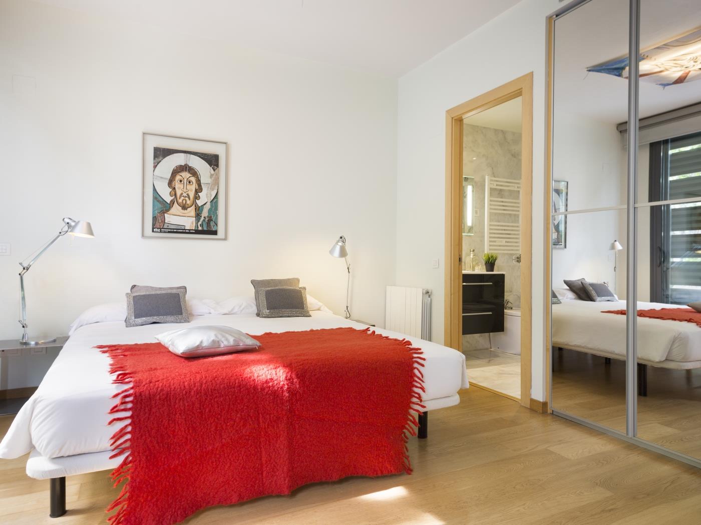 6 apartments with terrace & pool for up to 48 pax - My Space Barcelona Apartments