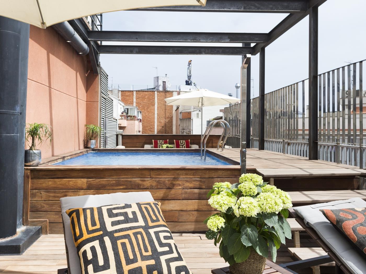 6 apartments with terrace & pool for up to 48 pax - My Space Barcelona Apartments