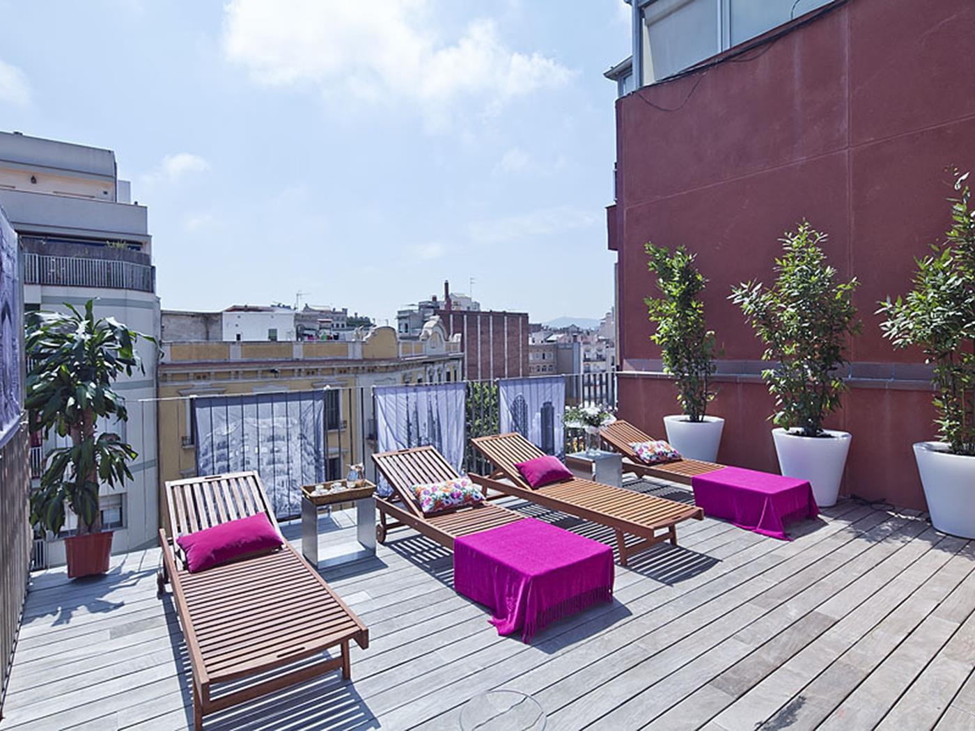 6 apartments with terrace & pool for up to 48 pax - My Space Barcelona Apartments