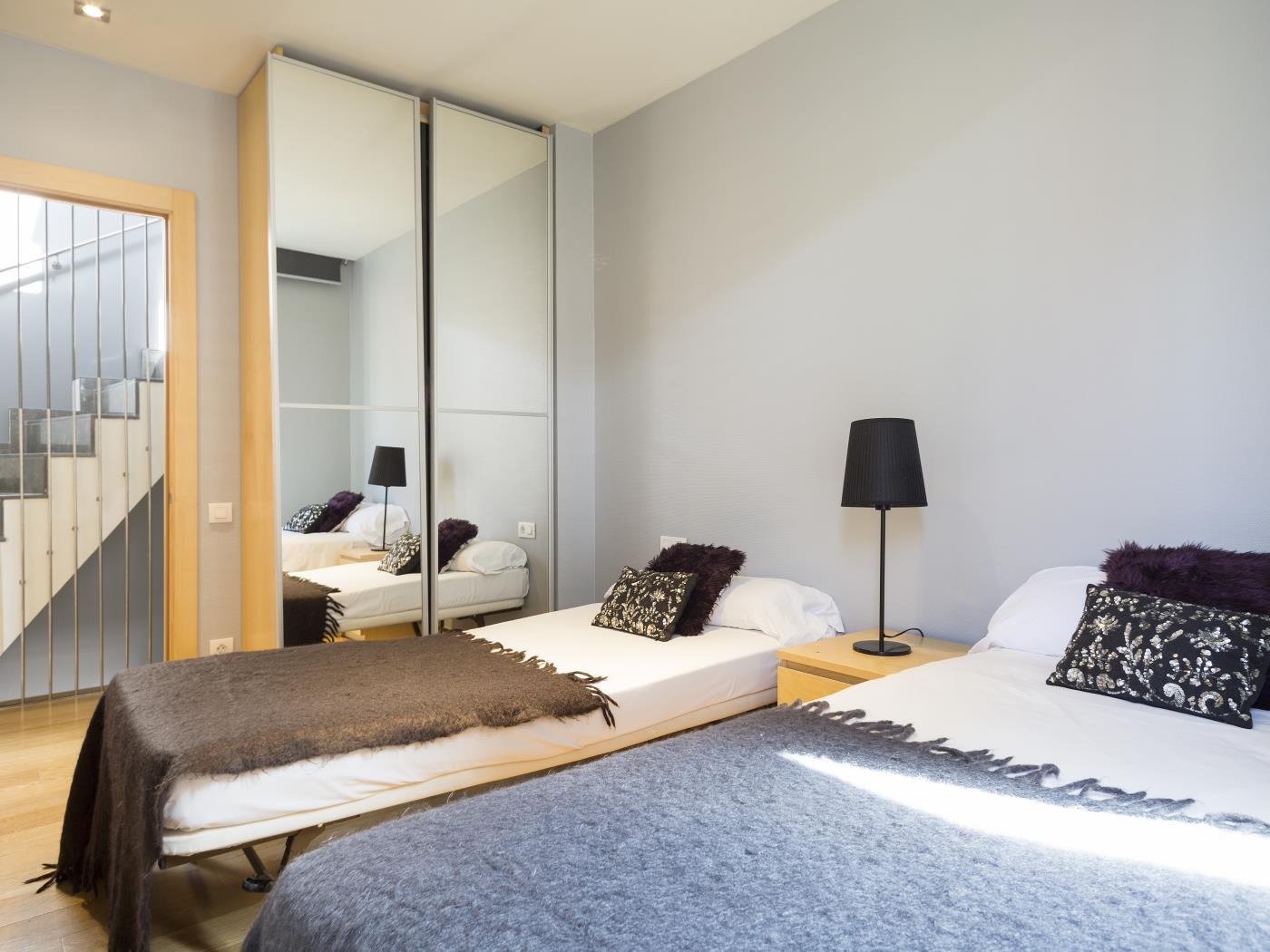 4 apartments with terrace & shared pool in the heart of Gràcia for up to 24 pax - My Space Barcelona Apartments