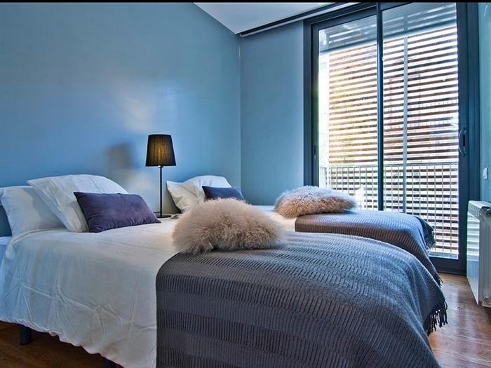 4 apartments with terrace shared pool in the heart of Gràcia for up to 24 pax - My Space Barcelona Apartments