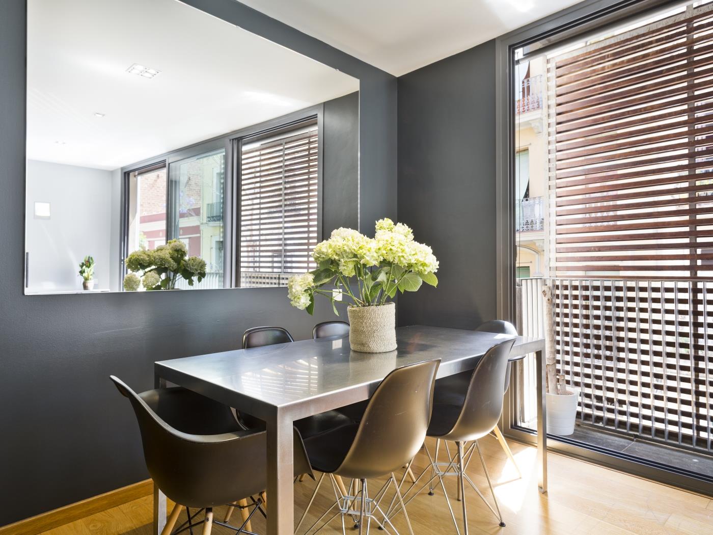 4 apartments with terrace shared pool in the heart of Gràcia for up to 24 pax - My Space Barcelona Apartments