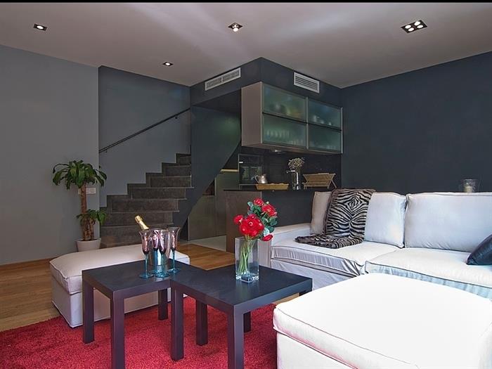4 apartments with terrace shared pool in the heart of Gràcia for up to 24 pax - My Space Barcelona Apartments