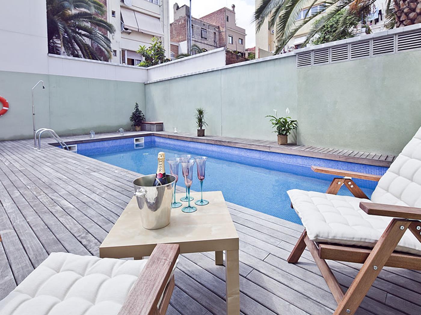 4 apartments with terrace & shared pool in the heart of Gràcia for up to 24 pax - My Space Barcelona Apartments