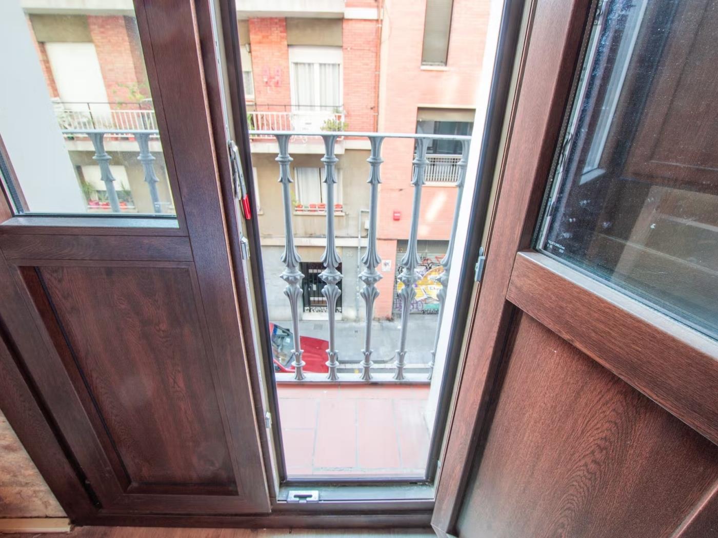 Room in new 4 bedroom apartment in Gràcia with balcony - My Space Barcelona Apartments