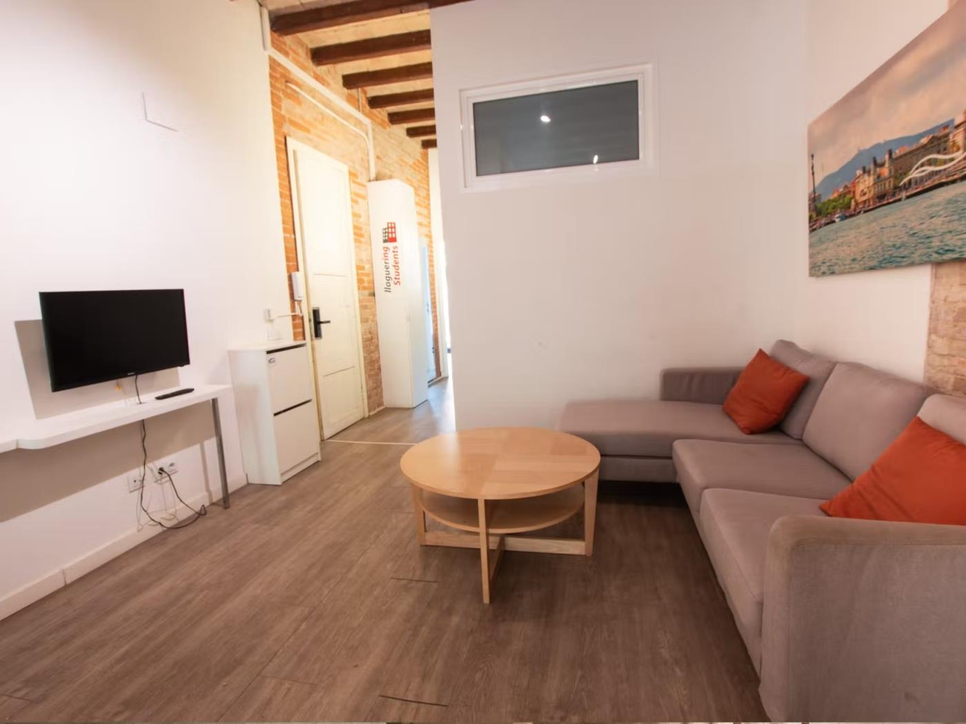 Room in new 4 bedroom apartment in Gràcia with balcony - My Space Barcelona Apartments