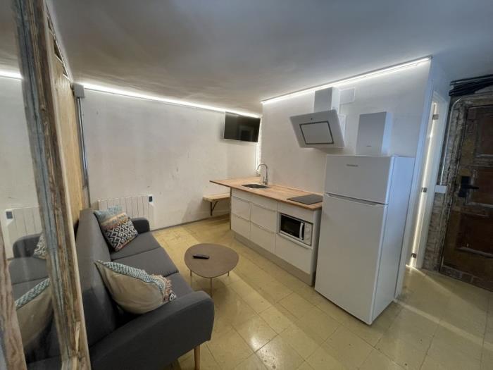 Charming apartment with balcony for temporary rentals in Plaza Real - My Space Barcelona Apartments