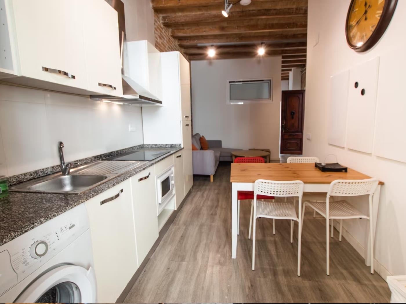 Newly refurbished room in a shared apartment with 4 rooms in Gràcia - My Space Barcelona Apartments