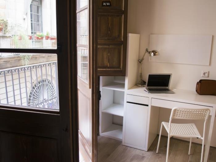 Beautiful shared apartment with access to the balcony. - My Space Barcelona Apartments