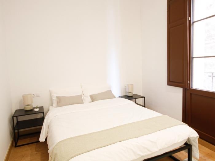 Comfortable and bright room near Paralel - My Space Barcelona Apartments