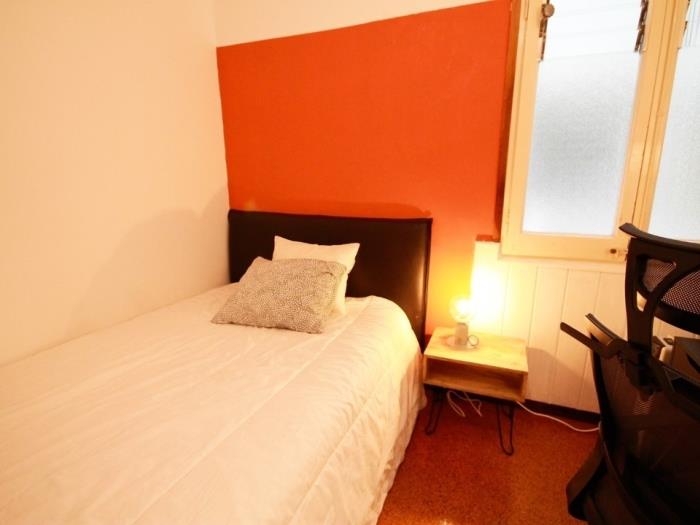Room for rent close to Sagrada Familia subway station - My Space Barcelona Apartments