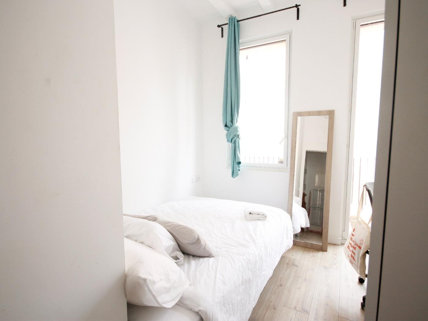 Room for rent near Paralel metro station - My Space Barcelona Apartments